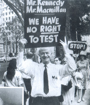 ���ְ׹�ǰ���з���*���ݽ�