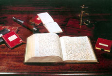 达尔文故居陈列着他生前的笔记和使用过的显微镜