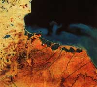 λ��ɽ���뽭�ս���ĺ����壬�ϲ�����ɳӰ�죬�ذ�������ɫ��ǳ 