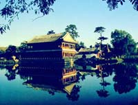 �ӱ��е±���ɽׯ