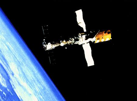 1982��6��24�շ��������T-6�ŷɴ��Ͽ���������7�ſռ�վ������5��������