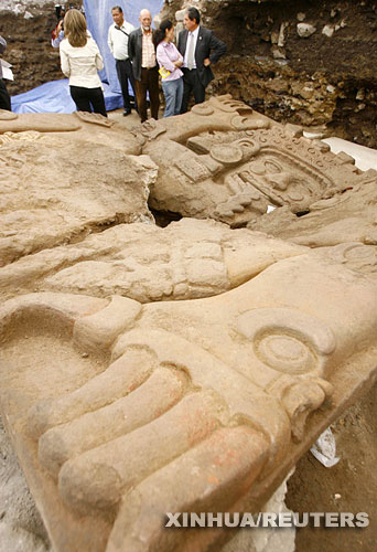 ����̨��