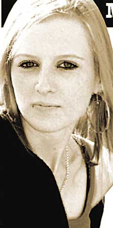 Ӣ��Ů���ɶ���������֮����Щɥ��(ͼ)