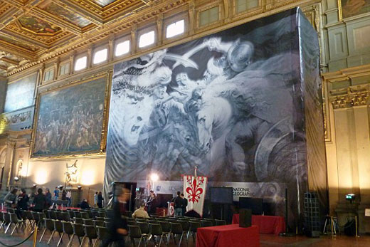 科学家宣称，达-芬奇的杰作很可能隐藏在瓦萨里壁画之后的墙壁上