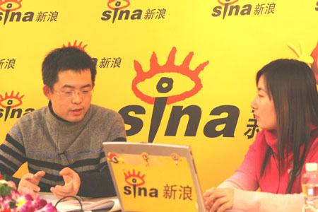 �廪ѧ��̸����Ǩҽ��Ϊ��ͬ����ѧ�߹۵��෴