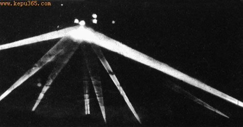 人类首次炮击UFO的洛杉矶之战[组图]