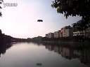 2011年8月30日广州岑村巨型UFO飞碟抓拍，现场混乱.视频
