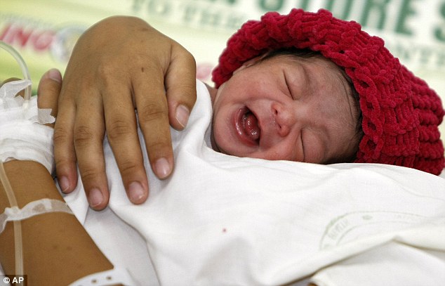 菲律宾女婴丹妮卡成为世界第70亿人