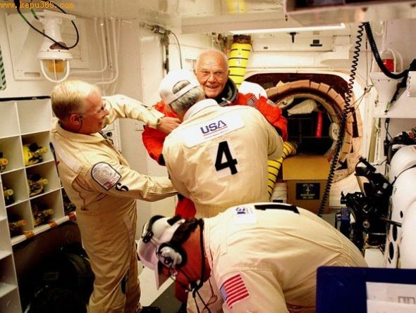 年龄最大的宇航员(图片提供：NASA)