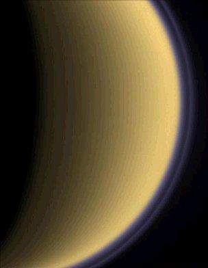 土卫六浓密的大气层使对它地面的观测困难重重
