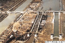 �����˺ӻ����δ�բ���