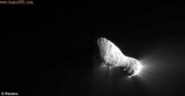 ����������Ƭʱ�������ײ�����ŷɴ��롰������2�š���������435Ӣ�Լ��700���