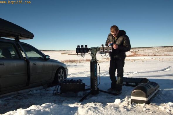 ��˹��ͬ�����ֵܴ�����6��רҵ���������ɵ�һ���豸�����ڻ����ݵ�ɳĮ����ʼ��������ƻ�