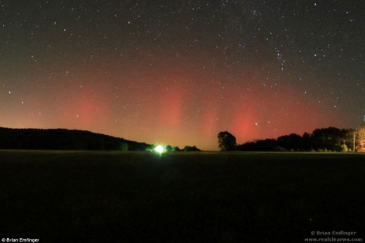 ר����Ϊ������������������󲿷ֵ���������Ϊ�������ʵ�ҹ���ԵñȽϺڰ��������׹۲⵽������
